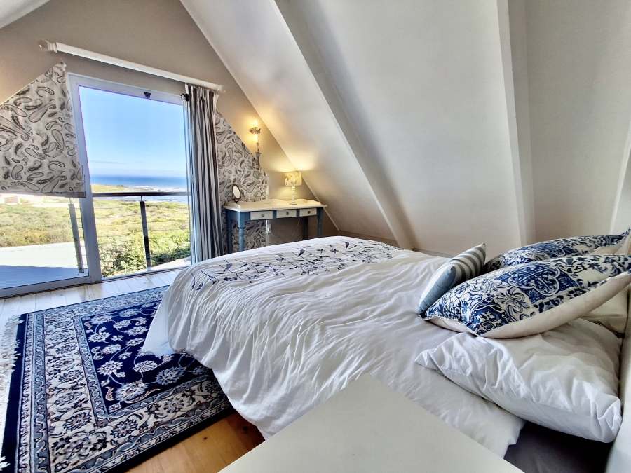 5 Bedroom Property for Sale in Grotto Bay Western Cape